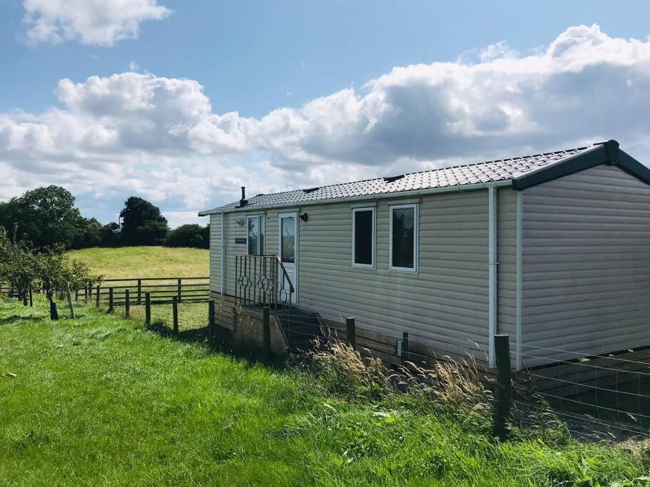 Plum Tree Lodge Set In 2 Acres Of Private Land Coundon Exteriér fotografie